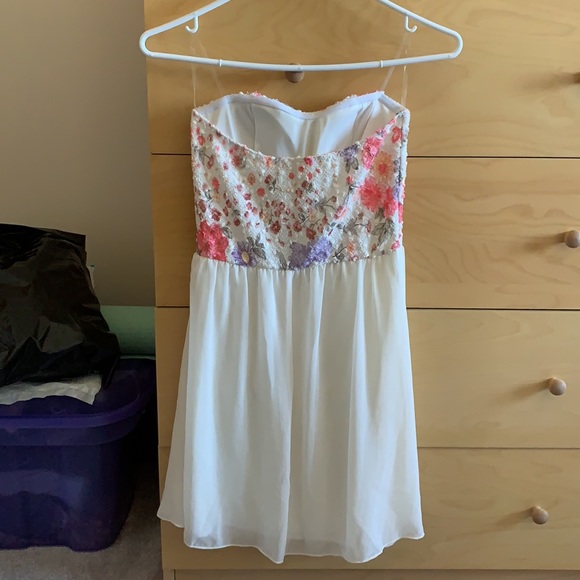 Strapless floral dress - Picture 2 of 2